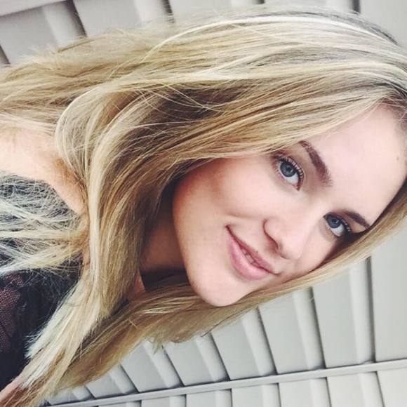 Meet your Posher, Taylor - Picture 1 of 1